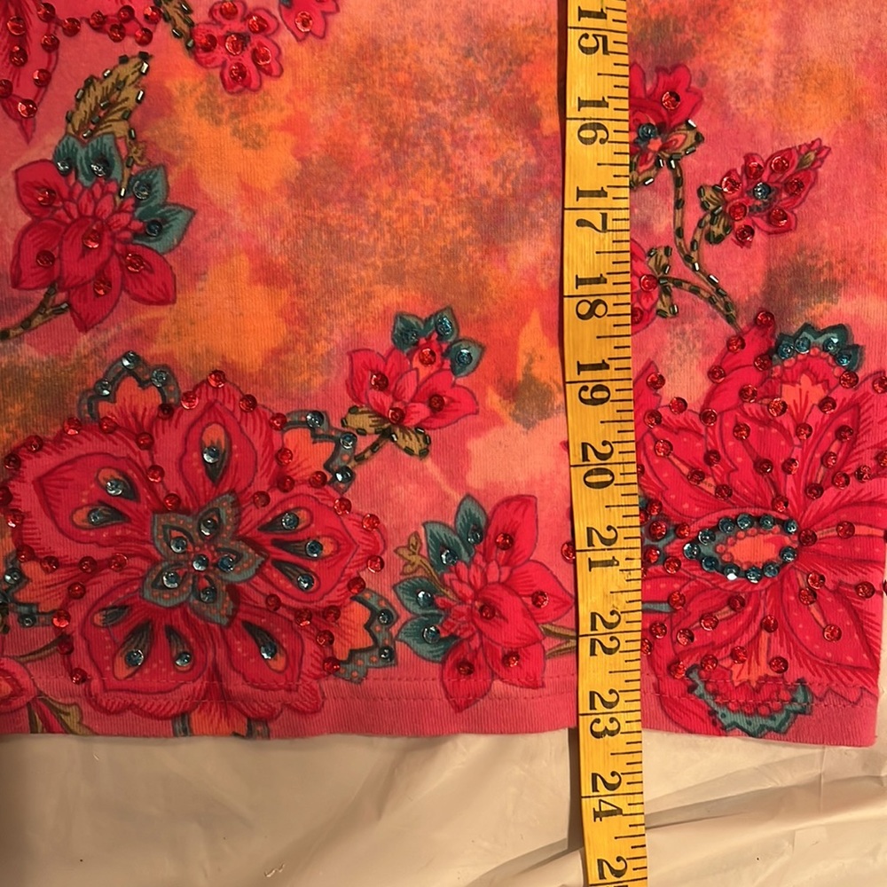 Forbidden Tee shirt with beaded detail.  Size XL. Pink floral design - Picture 7 of 9